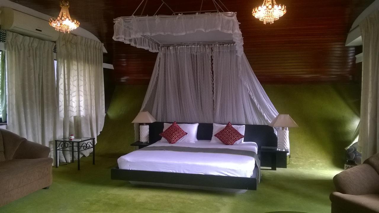 Nilani Hotel Ratnapura Ngoại thất bức ảnh