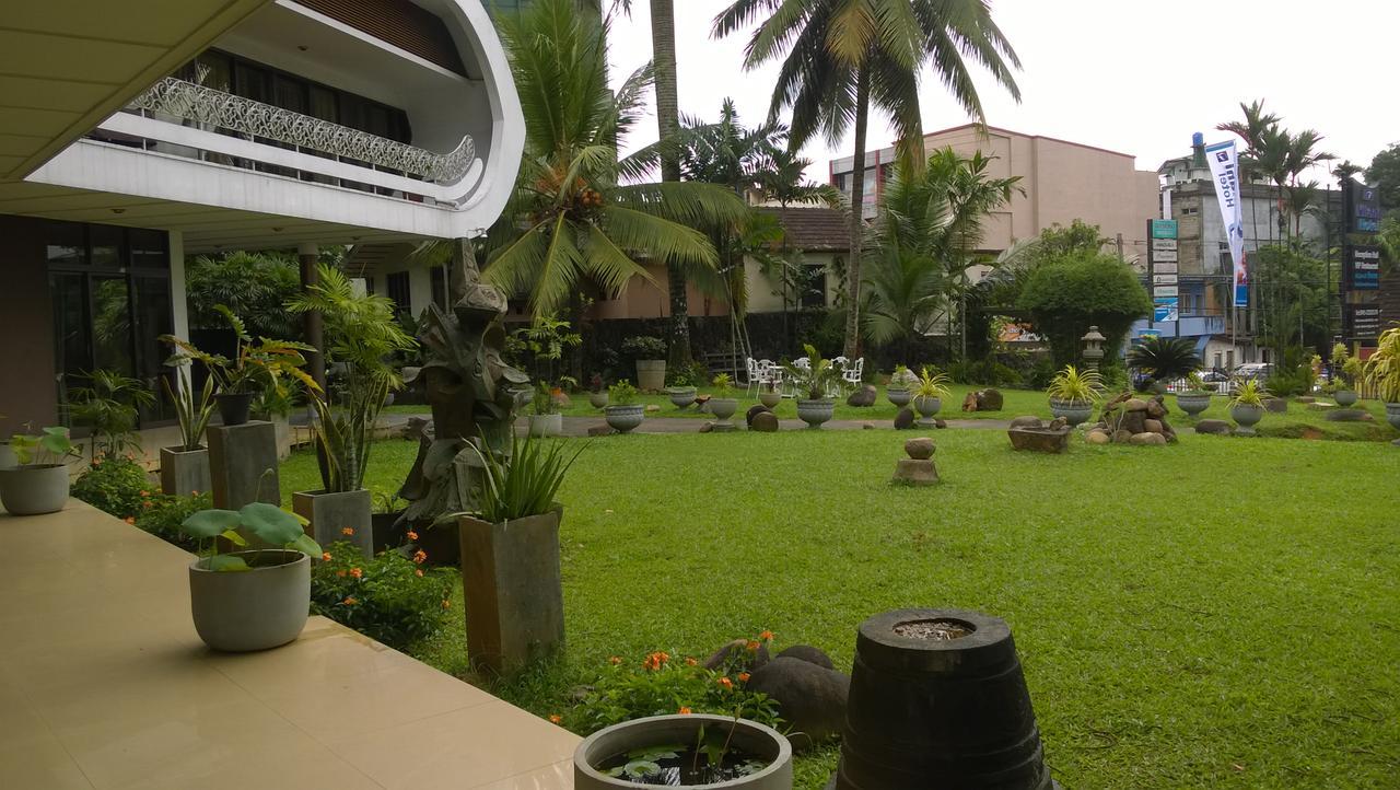 Nilani Hotel Ratnapura Ngoại thất bức ảnh