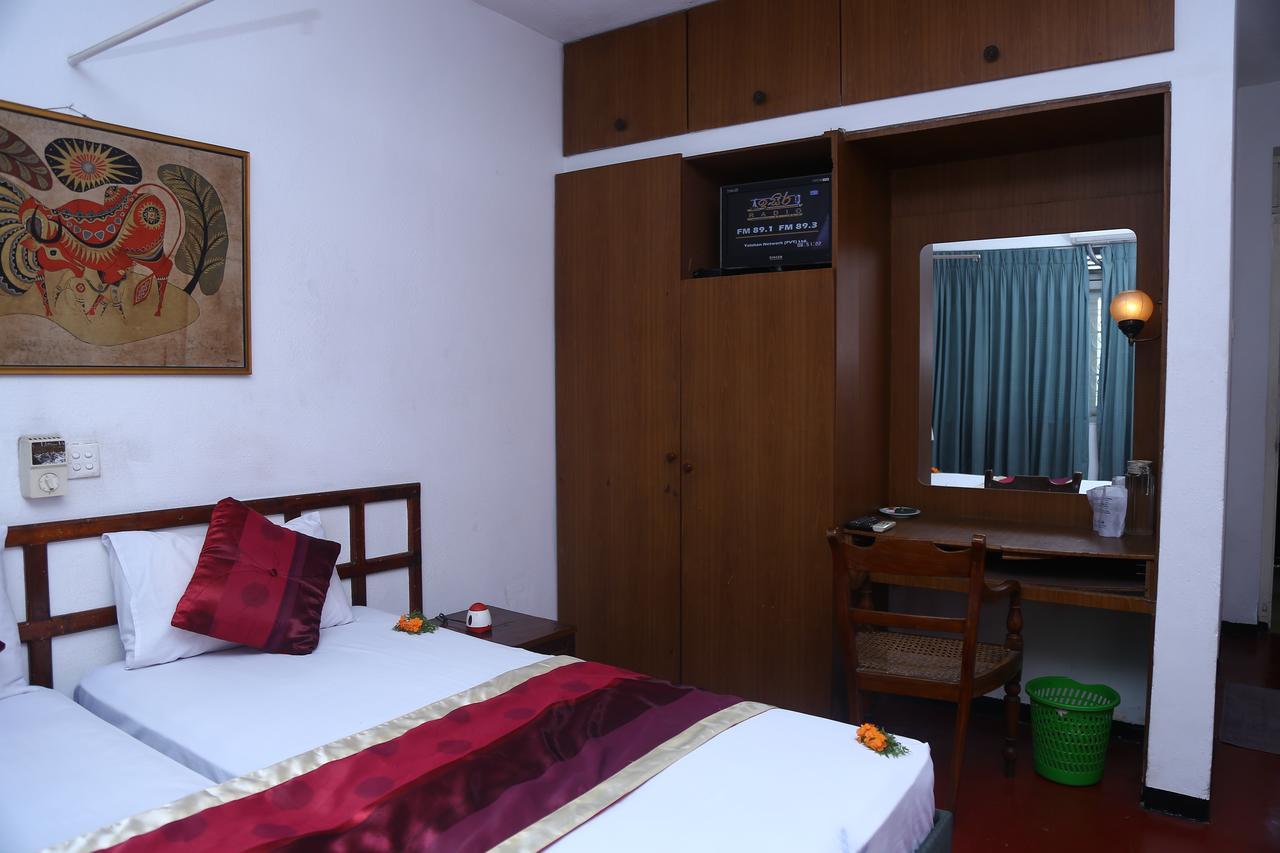 Nilani Hotel Ratnapura Ngoại thất bức ảnh
