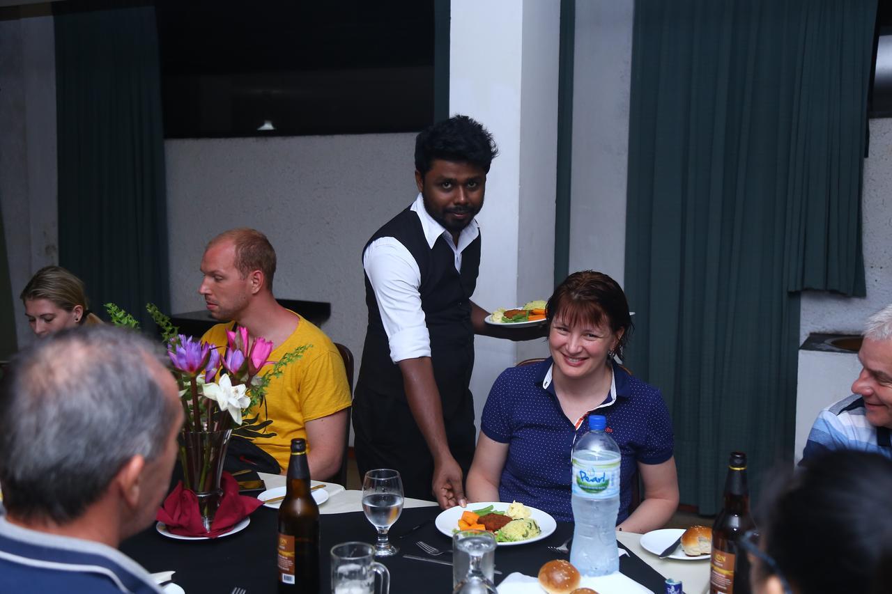 Nilani Hotel Ratnapura Ngoại thất bức ảnh