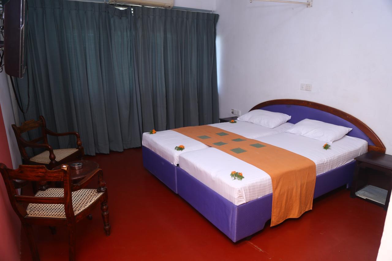 Nilani Hotel Ratnapura Ngoại thất bức ảnh