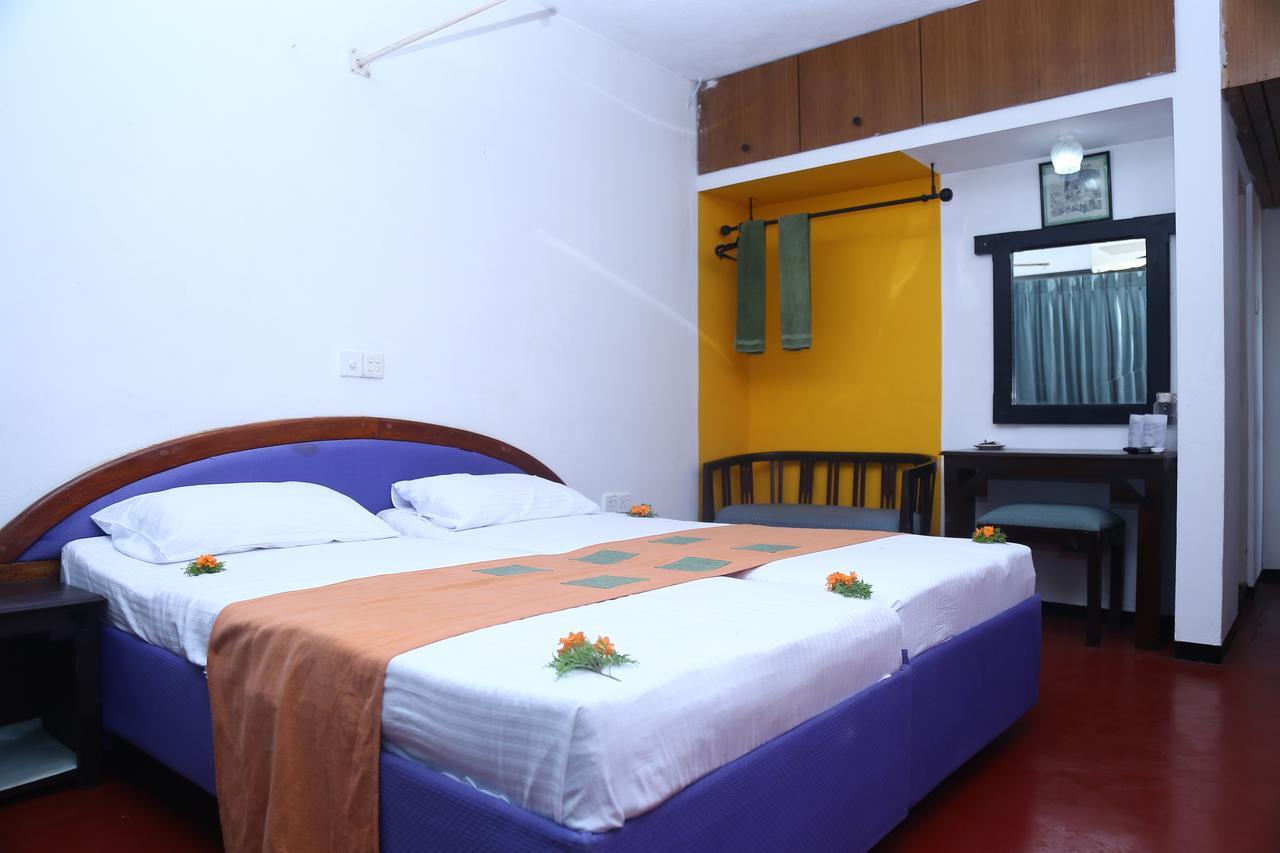 Nilani Hotel Ratnapura Ngoại thất bức ảnh